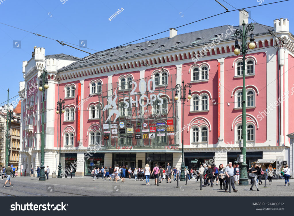 https://www.shutterstock.com/cs/image-photo/prague-czech-republic-may-4-2018-1244090512